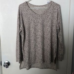 NWT American Eagle soft, long sleeve leopard tunic.